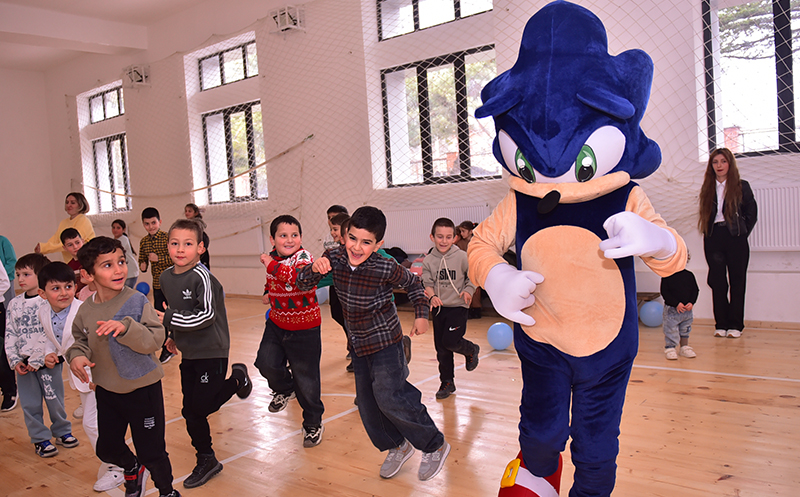 გამოძახებით, 1 საათიანი გასართობი პროგრამა 3 ანიმატორით და საპნის ბუშტებით